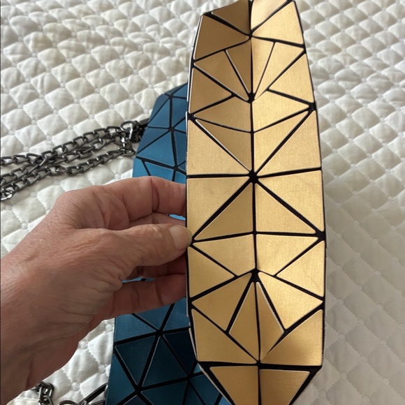 Patrizia Luca Teal and Gold Geometric Slanted Square Convertible Clutch - Picture 6 of 9